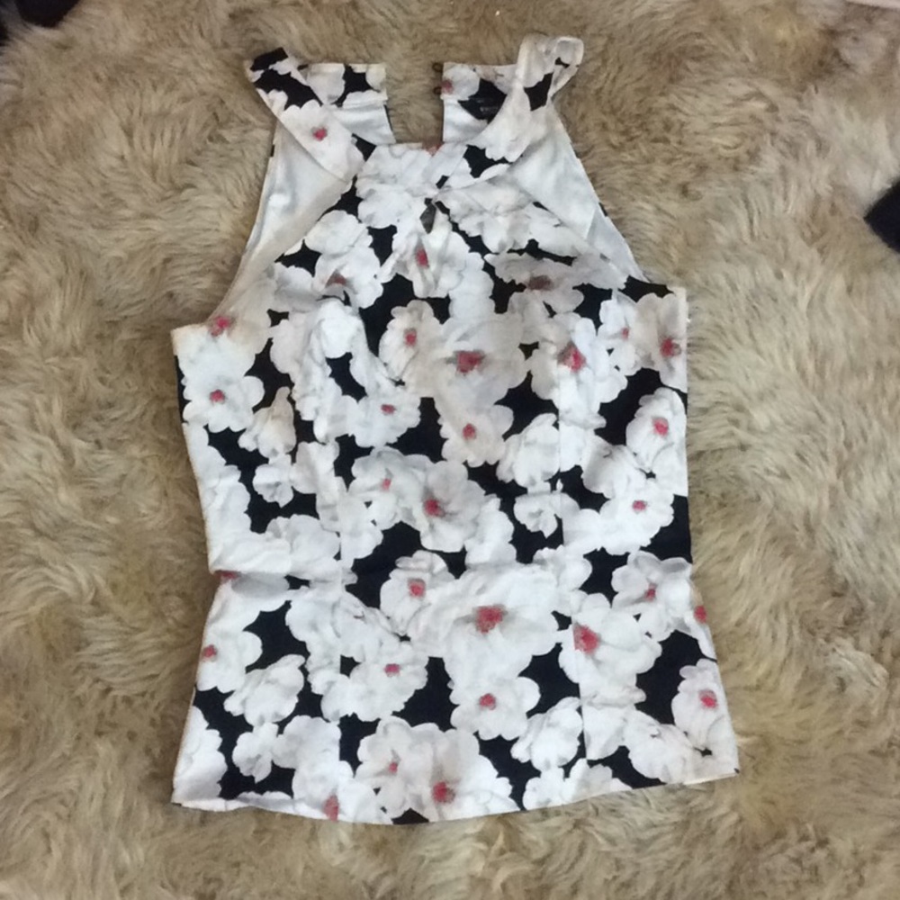 White House black market top